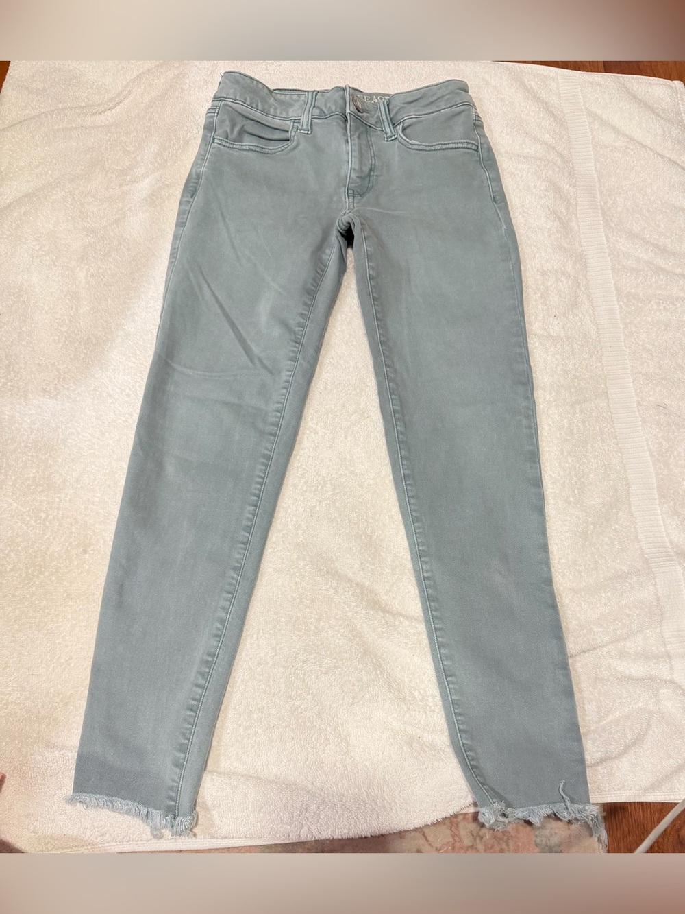 American Eagle Outfitters Women's Grey Skinny Jeans with Frayed Hem